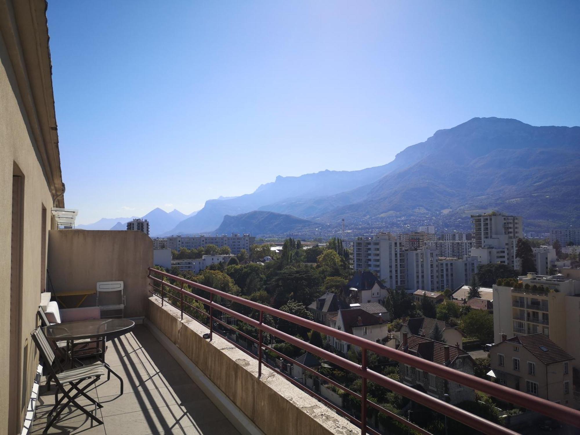 Апартаменты Les Terrasses De Liberation Гренобль Экстерьер фото